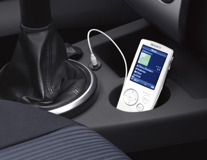 Connecteur pour audio externe de la prise casque via l’entrée AUX