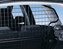 Load Retention Guard half height, upper half to be fixed behind rear seats