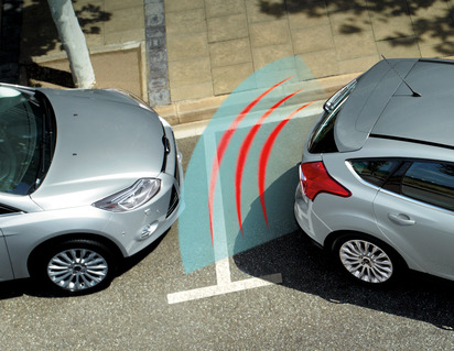 Xvision (SCC)* Parkkitutkajärjestelmä taakse, 4 mattamustaa tunnistinta