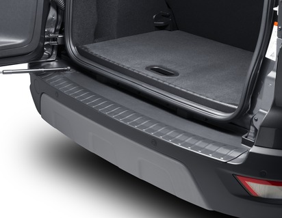 Ochranná lišta prahu zavazadlového prostoru s hladkým povrchem v matně černé barvě
