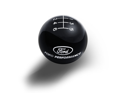 Performance váltógomb lézergravírozott Ford Performance logóval