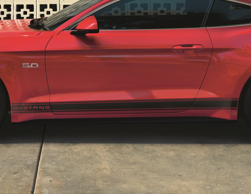  Franjas laterales de tres barras Ford Performance con letras Mustang, negro mate
