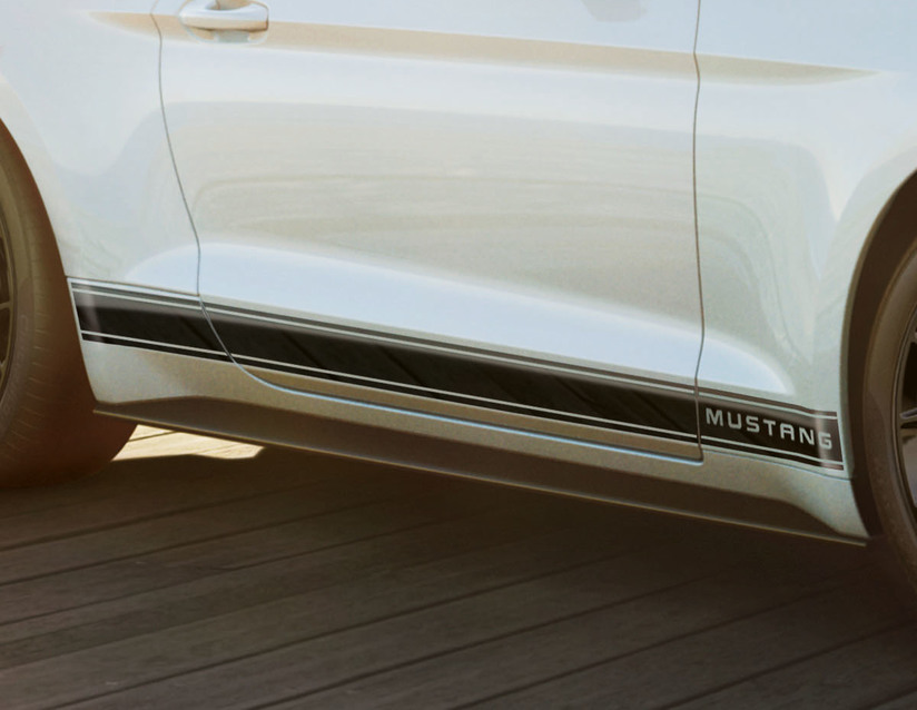 Ford Performance Tri-Bar-Seitenstreifen mit Mustang-Schriftzug