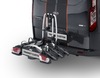 Thule®* Portabicicletas trasero Coach 276, para tres bicicletas, inclinable y plegable.