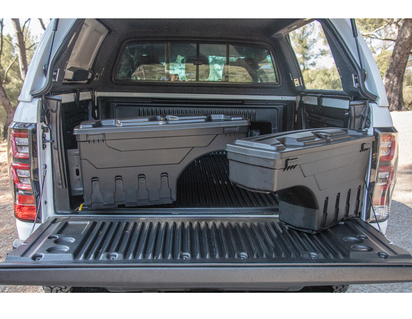 Pickup Attitude* Articulated storage boxes