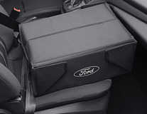 Caja organizadora plegable de tela en color negro, con óvalo Ford en color blanco a ambos lados.