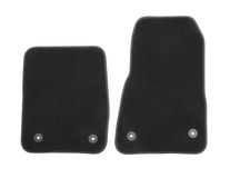 Tapetes de Alcatifa Aveludada Premium dianteiro, em cor preto.