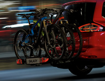 Uebler* Porta-Bicicletas Traseiro X31-S, adequado para 3 bicicletas, inclinável 60º.