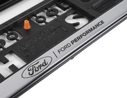 License Plate Holder srebrny, z czarnym trójwymiarowym logo „Ford Performance”