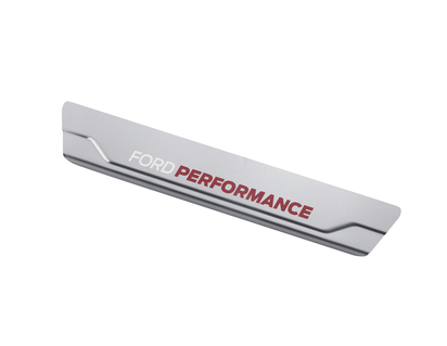 Performance sparkeplater Foran, med Ford Performance logo
