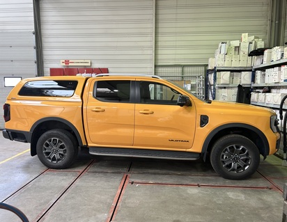 Pickup Attitude* Tettuccio rigido HARD TOP AEROKLAS VETRATO CON APERTURA A RIBALTA ELETTRICA PER FORD RANGER DOPPIA CABINA - IL MONTAGGIO NECESSITA LA FORNITURA DI J-BRACE - modello non adatto con accessori extra