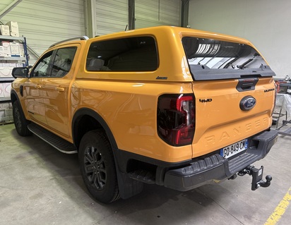 Pickup Attitude* Tettuccio rigido HARD TOP AEROKLAS VETRATO CON APERTURA A RIBALTA ELETTRICA PER FORD RANGER DOPPIA CABINA - IL MONTAGGIO NECESSITA LA FORNITURA DI J-BRACE - modello non adatto con accessori extra