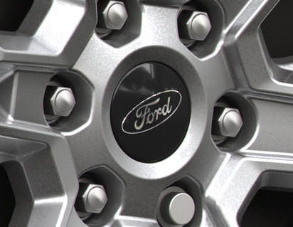 Центральний ковпачок чорного кольору, глянсовий